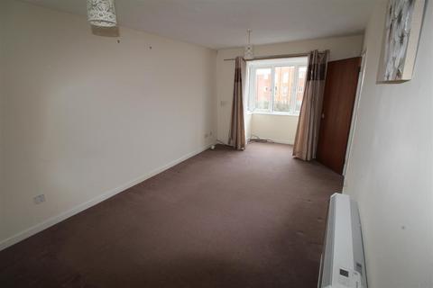 1 bedroom flat for sale, Drakes Court, Dunstable