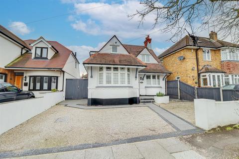 5 bedroom detached house for sale, Scarborough Drive, Leigh-On-Sea SS9