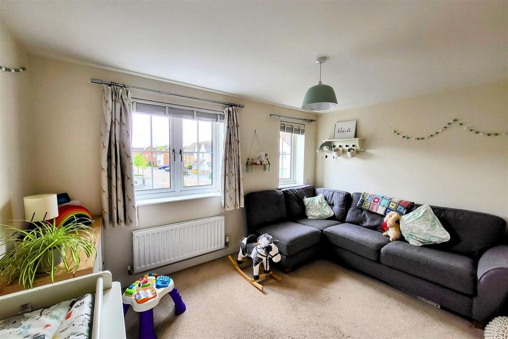 Bedroom two / lounge