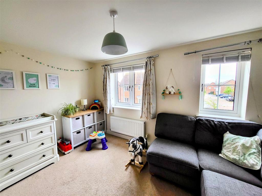 Bedroom two / lounge