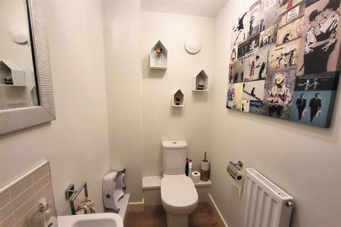 77 Parker Drive, Buntingford, SG9 9GL