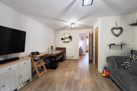 77 Parker Drive, Buntingford, SG9 9GL