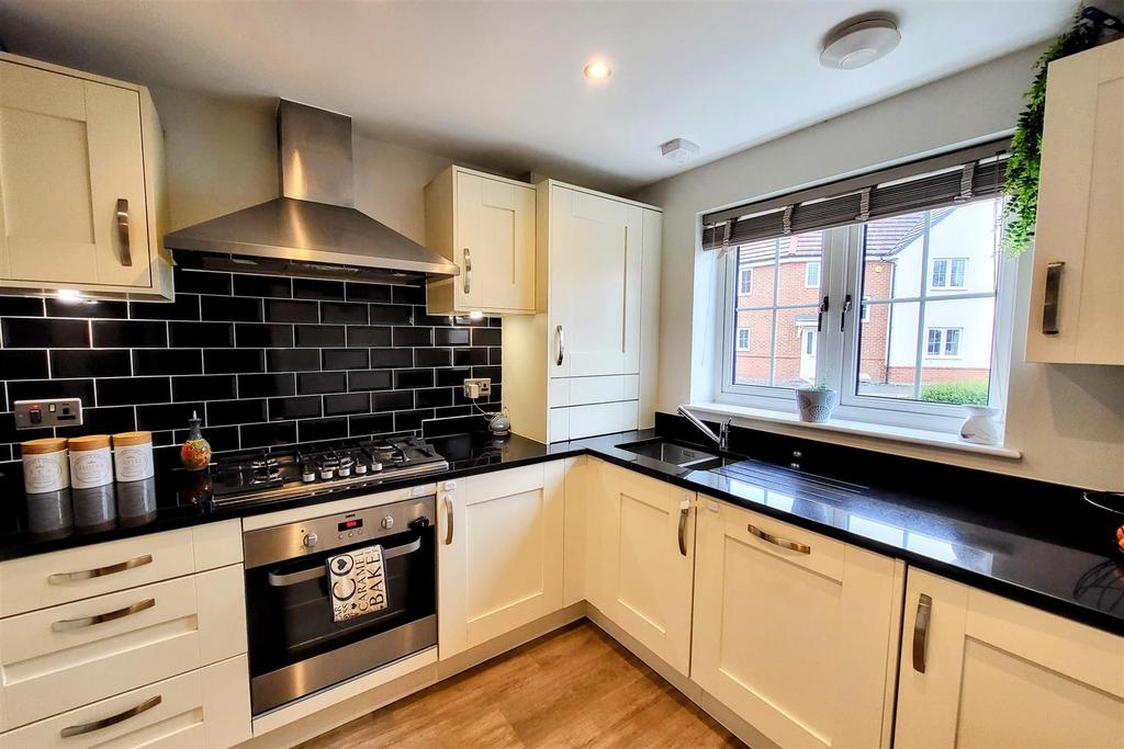 Fitted kitchen