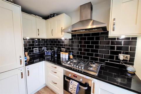 77 Parker Drive, Buntingford, SG9 9GL