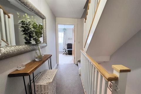 77 Parker Drive, Buntingford, SG9 9GL