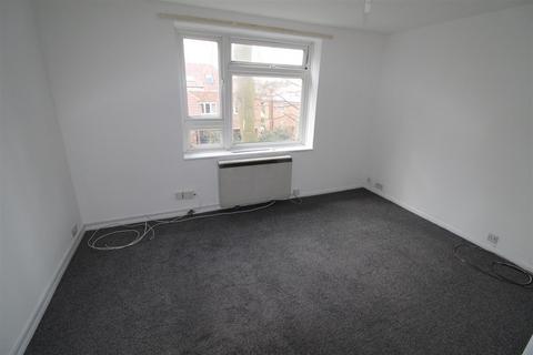 Studio for sale, Viceroy Court, Dunstable