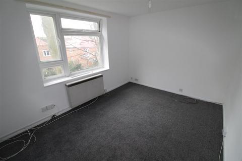 Studio for sale, Viceroy Court, Dunstable