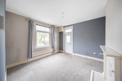 10 Spring Hill, Tadcaster, LS24 8AD