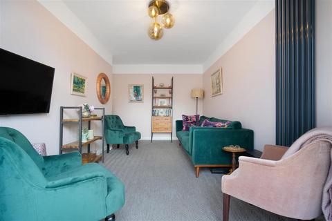 6 New Meadow, Ascot, SL5 8NF