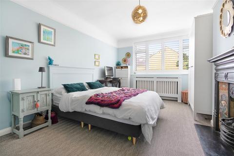 6 New Meadow, Ascot, SL5 8NF