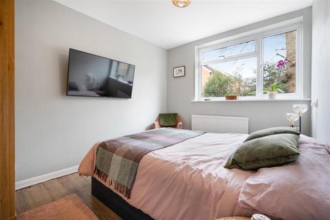 6 New Meadow, Ascot, SL5 8NF