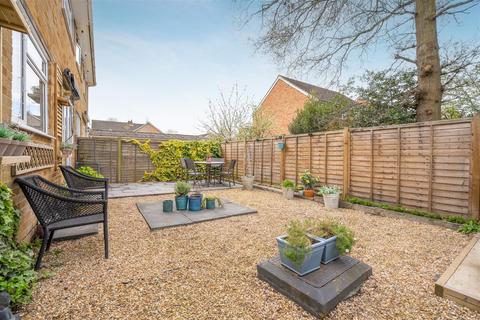6 New Meadow, Ascot, SL5 8NF