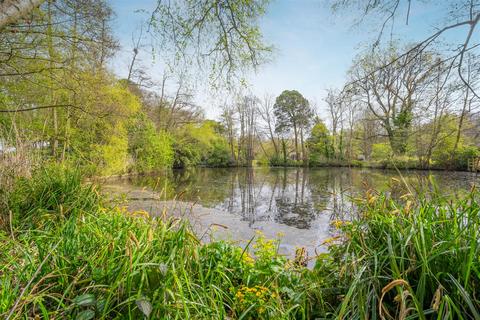 6 New Meadow, Ascot, SL5 8NF