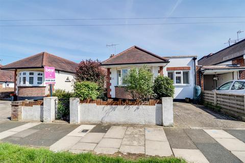 2 bedroom semi-detached bungalow for sale, Dundee Avenue, Leigh-on-Sea SS9