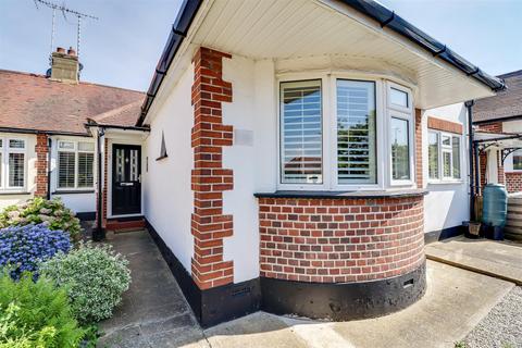 2 bedroom semi-detached bungalow for sale, Dundee Avenue, Leigh-on-Sea SS9
