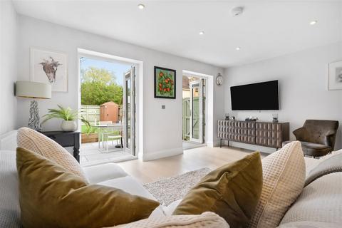 3 bedroom end of terrace house for sale, Ballin Gardens, Ascot