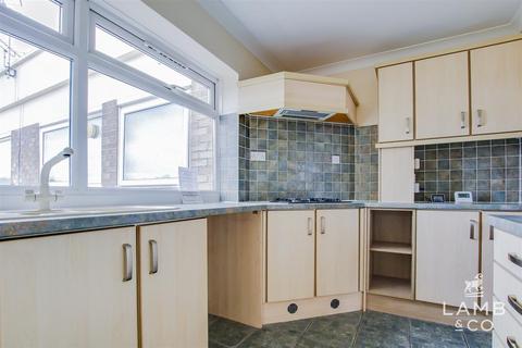 2 bedroom flat for sale, Uplands Road, Clacton-On-Sea CO15