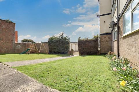 Flat 4, Castle Court Castle Lane, Benfleet, SS7 2AE