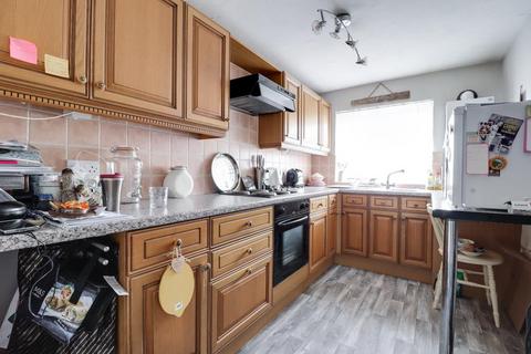 Flat 4, Castle Court Castle Lane, Benfleet, SS7 2AE
