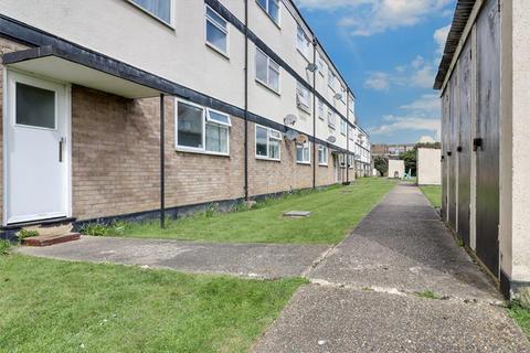 Flat 4, Castle Court Castle Lane, Benfleet, SS7 2AE