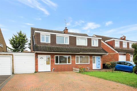 16 Balham Close, Rushden, NN10 9JL