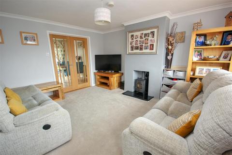 16 Balham Close, Rushden, NN10 9JL