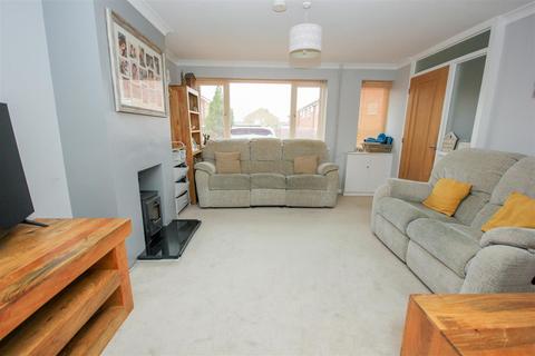 16 Balham Close, Rushden, NN10 9JL