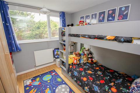 16 Balham Close, Rushden, NN10 9JL