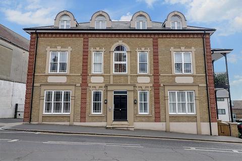 Flat 2, The Bell Bell Sands, Leigh-on-sea, SS9 2FA