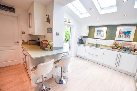 3 bedroom detached house for sale, Middle Ox Gardens, Halfway, Sheffield, S20