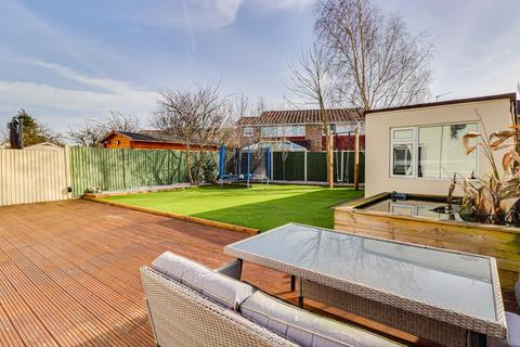 70 Church Road, Benfleet, SS7 4EU