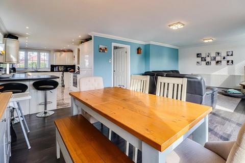 70 Church Road, Benfleet, SS7 4EU