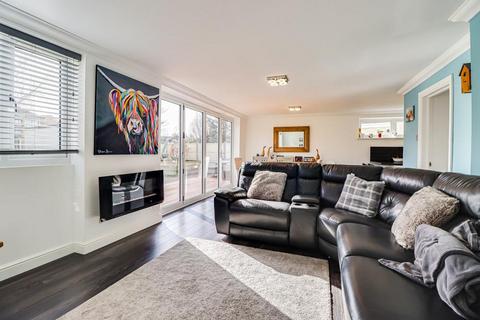 70 Church Road, Benfleet, SS7 4EU