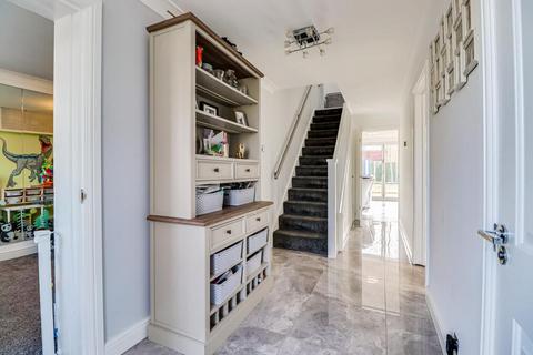 70 Church Road, Benfleet, SS7 4EU