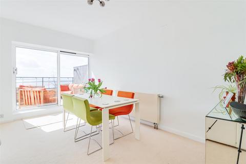 2 bedroom apartment for sale, Broadway West, Leigh-On-Sea SS9