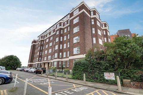 2 bedroom apartment for sale, Broadway West, Leigh-On-Sea SS9