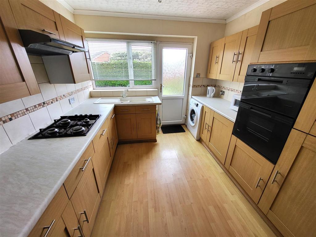 Ffordd Ffynnon, Rhuddlan 3 bed detached bungalow for sale £285,000