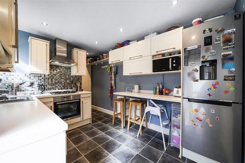 2 bedroom maisonette for sale, Villiers Road, Willesden