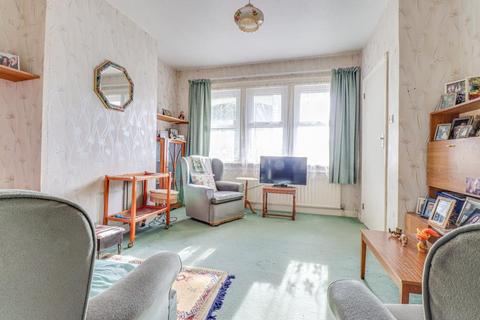 25 Bailey Road, Leigh-on-sea, SS9 3PJ