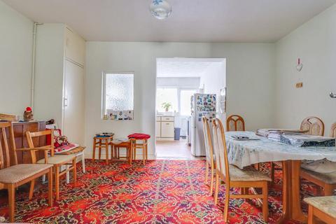 25 Bailey Road, Leigh-on-sea, SS9 3PJ