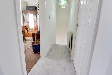 Flat 1, 30 Cobham Road, Westcliff-on-sea, SS0 8EA