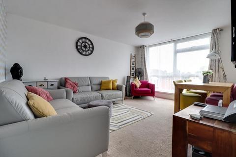 Flat 19, Castle Court Castle Lane, Benfleet, SS7 2AE