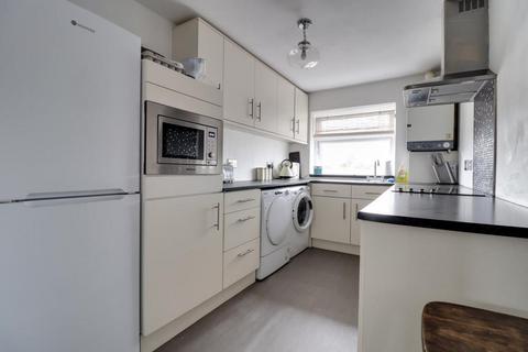 Flat 19, Castle Court Castle Lane, Benfleet, SS7 2AE