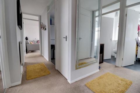 Flat 19, Castle Court Castle Lane, Benfleet, SS7 2AE