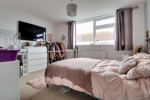 Flat 19, Castle Court Castle Lane, Benfleet, SS7 2AE