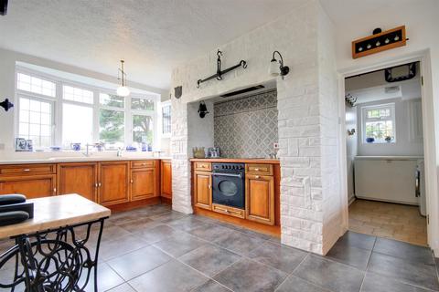 3 bedroom detached house for sale, Cherry Burton Road, Bishop Burton, Beverley