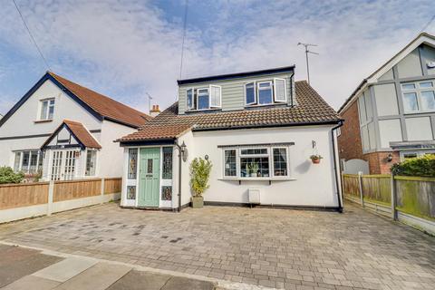 4 bedroom detached house for sale, Gordon Road, Leigh-on-Sea SS9