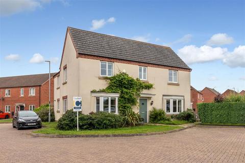 4 bedroom detached house for sale, Lanolin Close, Oakridge Park, Milton Keynes