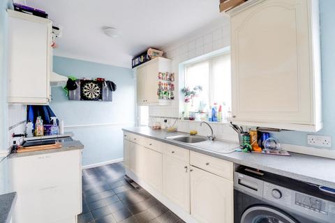 9 Bruton Avenue, Westcliff-on-sea, SS0 0HW