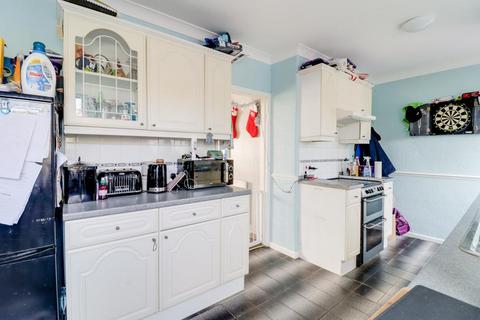 9 Bruton Avenue, Westcliff-on-sea, SS0 0HW